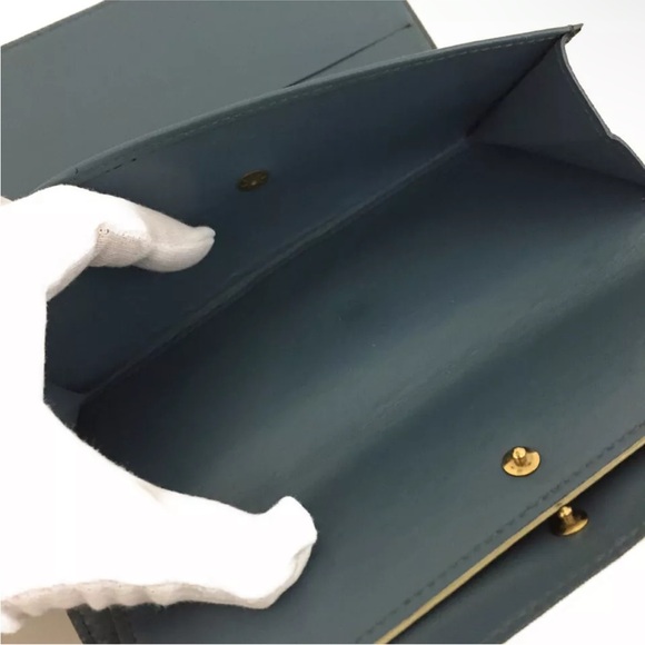 RARE Louis Vuitton Suhali Porte Tresor
International Leather Trifold
Wallet - Picture 6 of 8